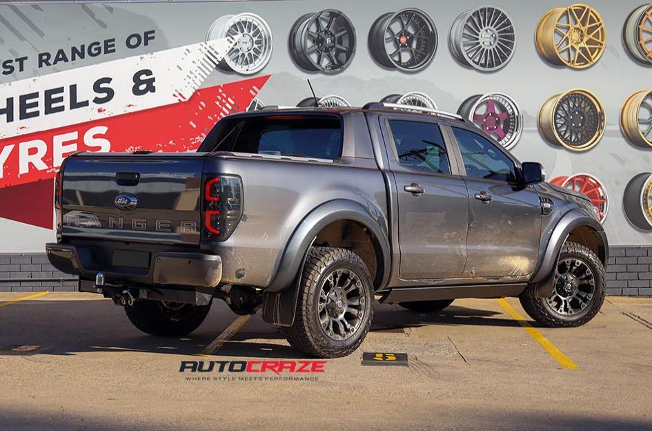 FORD-RANGER-VAPOR-BLACK-MACHINED-WITH-DARK-TINT